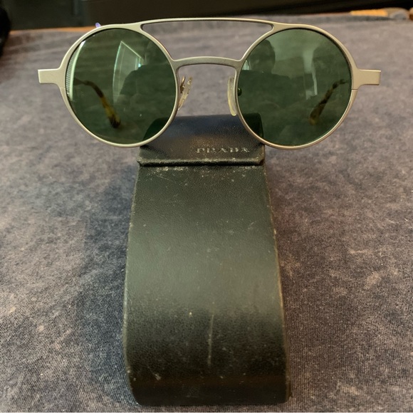 Prada Sunnies - Picture 2 of 9